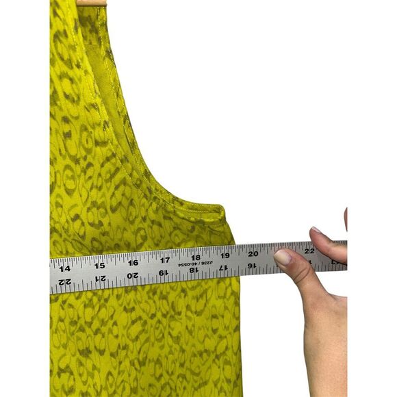 Cabi Reign Blouse Chartreuse Yellow Size Small Ruffled Button Front Sleeveless - Picture 8 of 8
